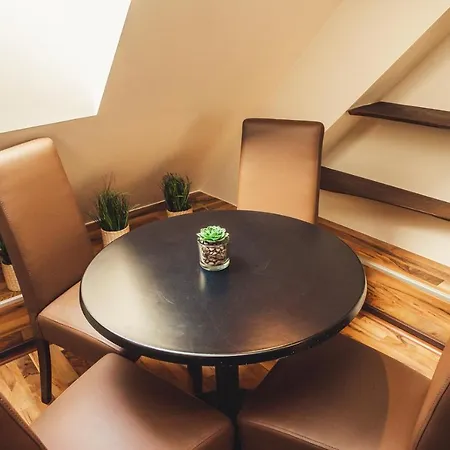 Apartment Skol S Parkiriscem